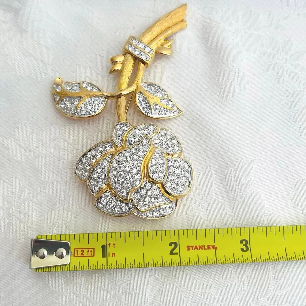 Vtg Nolan Miller Pave Rose Austrian Crystal Gold-P Brooch Pin Y2K Dynasty 90s